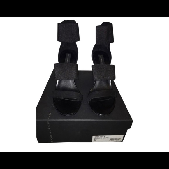 ‼️SOLD‼️ Steven Sienna Triple-Banded Sandal - Picture 3 of 8